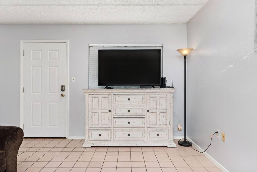 2 Bed 2 Bath 1st Fl By W Washer Dryer Holiday home *