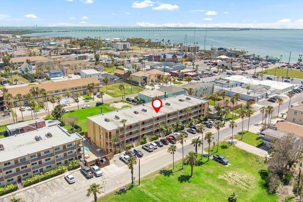 2 Bed 2 Bath 1st Fl By W Washer Dryer Holiday home *